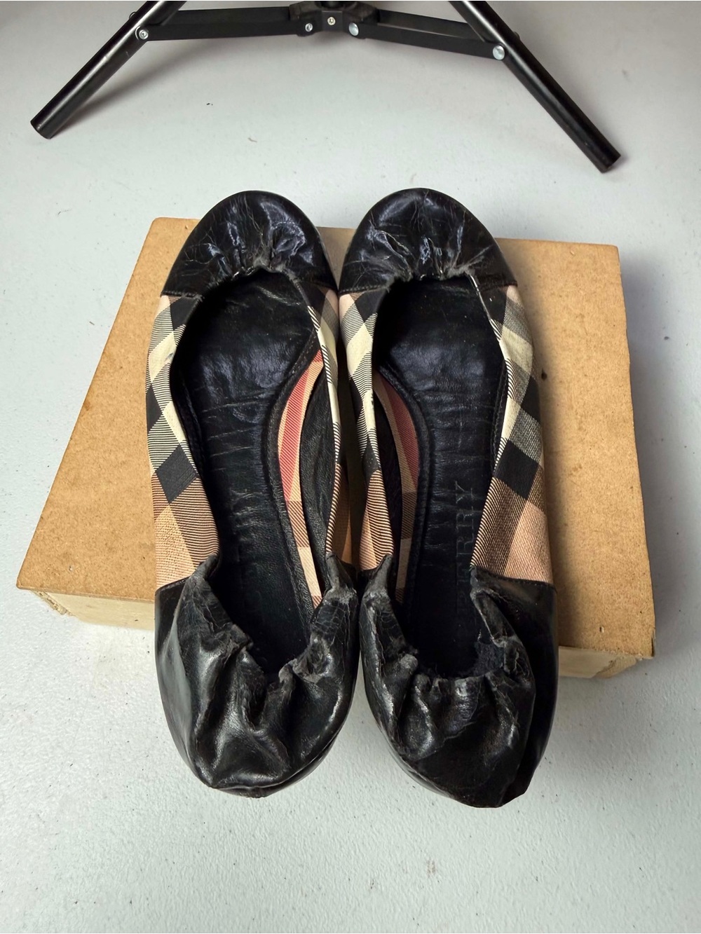 Burberry London Classic Tan Tartan Novacheck Black Cap Toe Ballet Flat Sz 39 / 9 - Picture 4 of 15